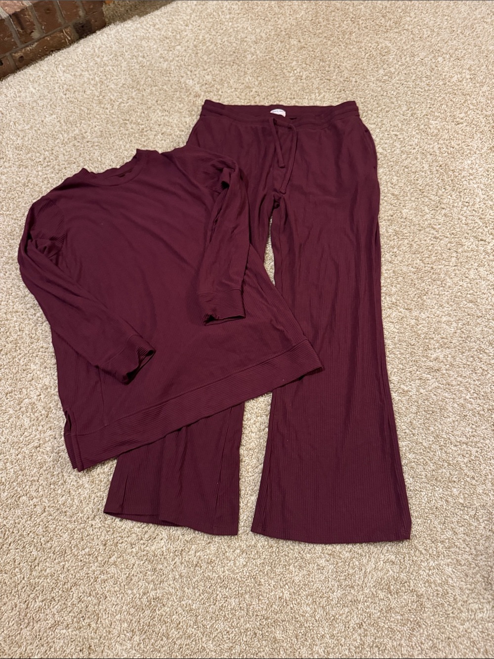 Women's L Tommy John Zen loungewear set Ribbed Crewneck and Pants Maroon